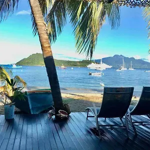  Villa Dans La Baie Des Saintes Les Pieds Dans L'eau